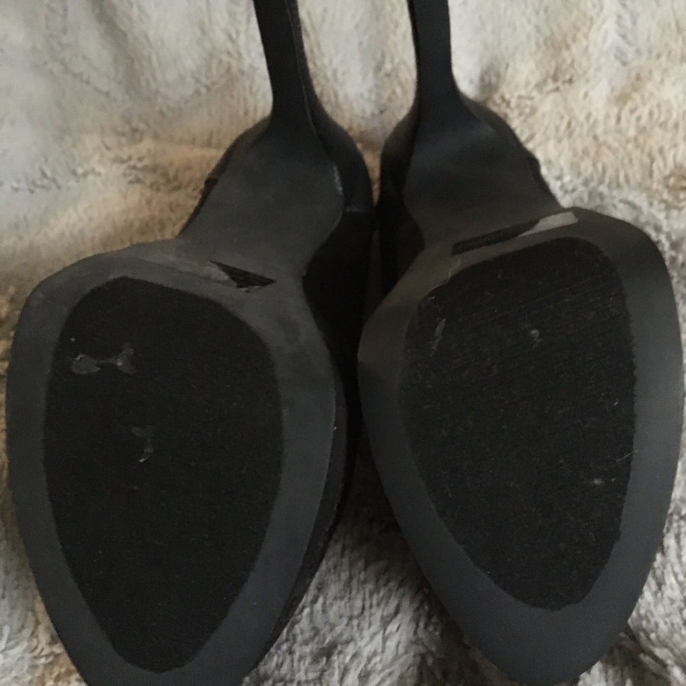 Heels - Picture 2 of 4